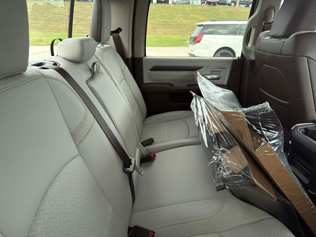 2026 RAM Ram 3500 RAM 3500 LARAMIE CREW CAB 4X4 8' BOX