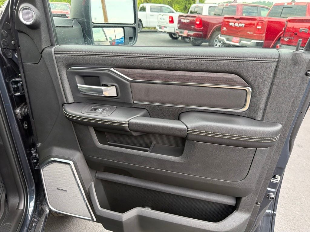2026 RAM Ram 3500 RAM 3500 LARAMIE CREW CAB 4X4 8' BOX