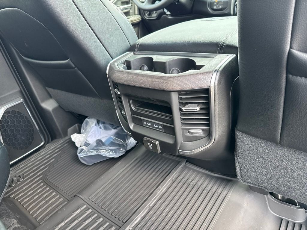 2026 RAM Ram 3500 RAM 3500 LARAMIE CREW CAB 4X4 8' BOX