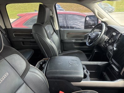 2024 RAM 3500 Laramie Crew Cab 4x4 8' Box
