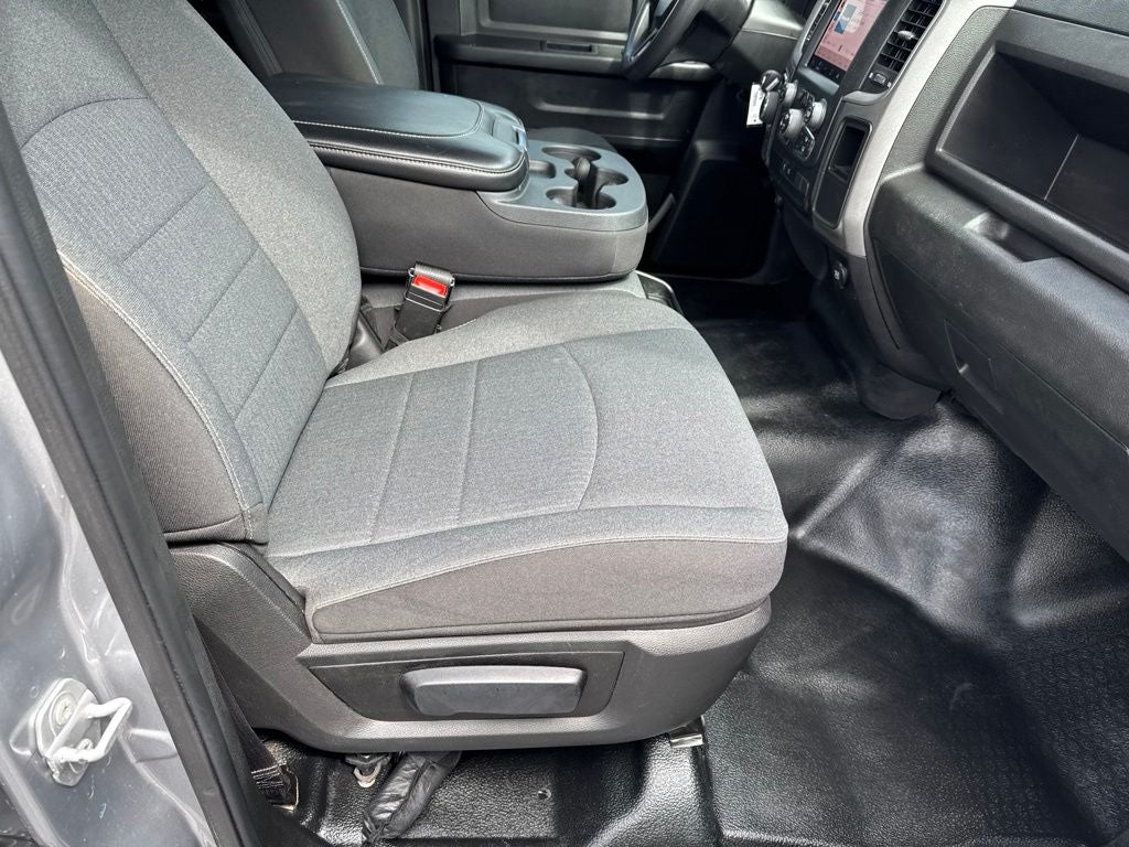 2023 RAM 1500 Classic Tradesman Crew Cab 4x4 5'7' Box