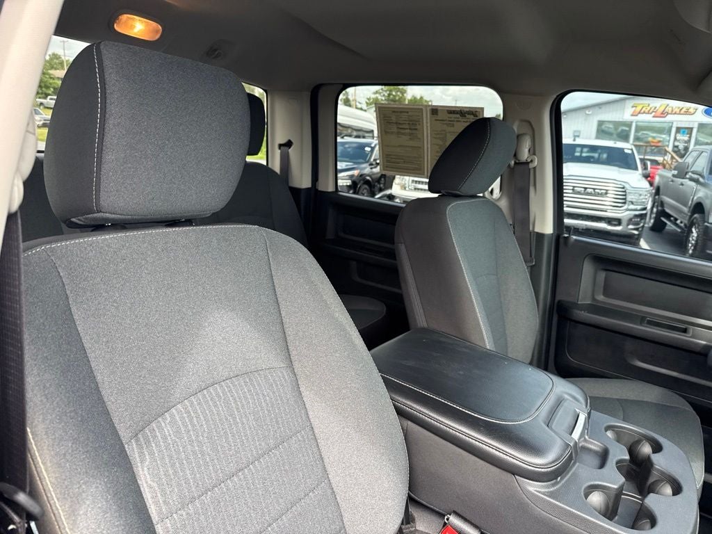 2023 RAM 1500 Classic Tradesman Crew Cab 4x4 5'7' Box