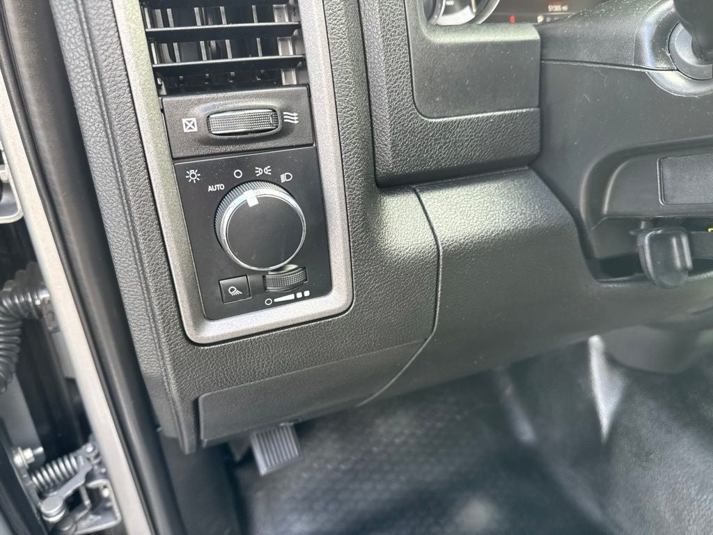2023 RAM 1500 Classic Tradesman Crew Cab 4x4 5'7' Box