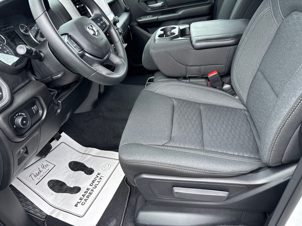 2026 RAM Ram 1500 RAM 1500 TRADESMAN CREW CAB 4X4 5'7' BOX