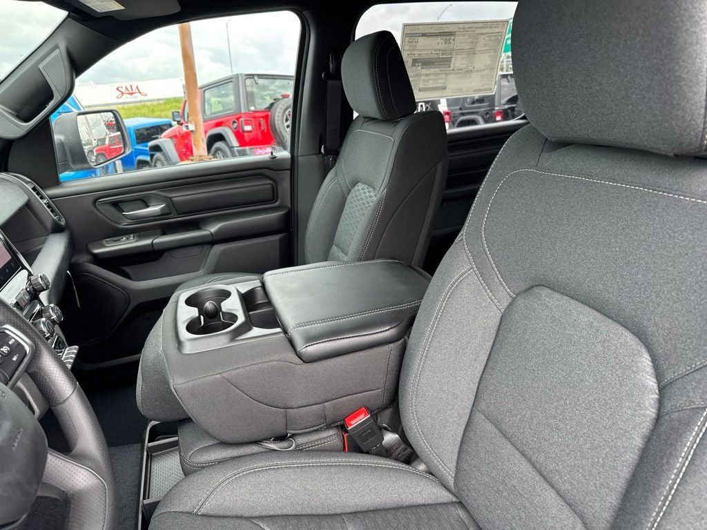 2026 RAM Ram 1500 RAM 1500 TRADESMAN CREW CAB 4X4 5'7' BOX
