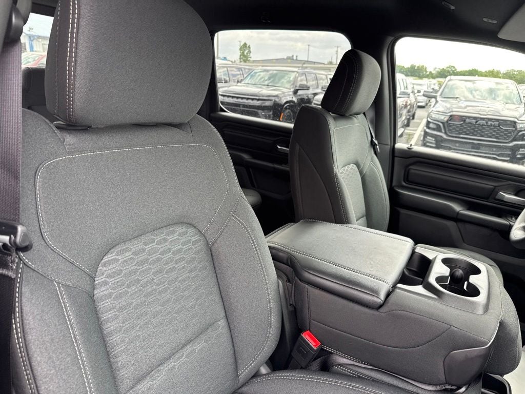 2026 RAM Ram 1500 RAM 1500 TRADESMAN CREW CAB 4X4 5'7' BOX