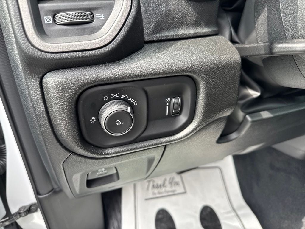 2026 RAM Ram 1500 RAM 1500 TRADESMAN CREW CAB 4X4 5'7' BOX