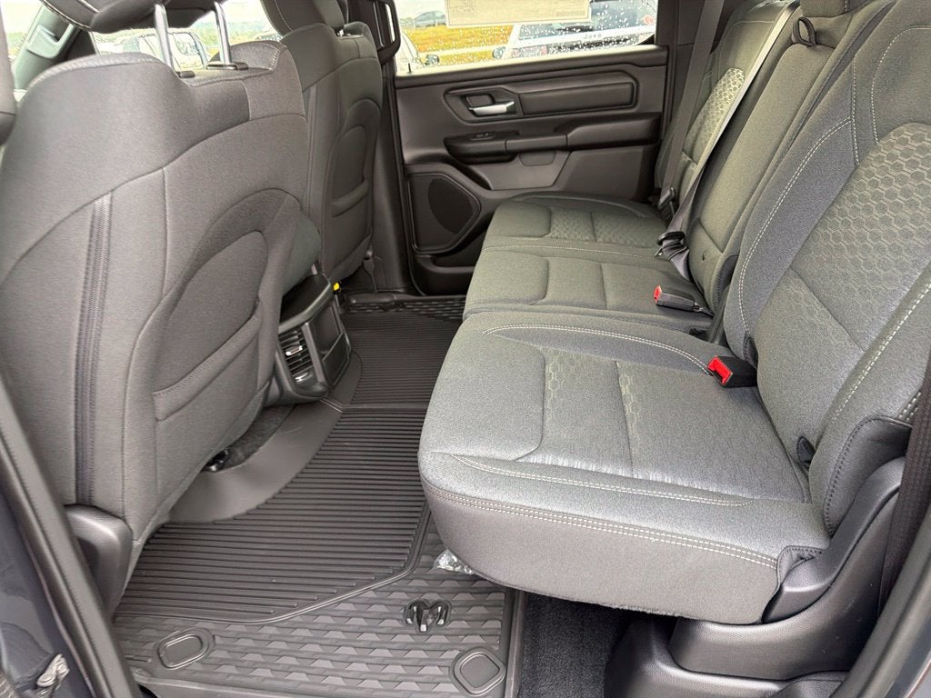 2027 RAM Ram 1500 RAM 1500 WARLOCK CREW CAB 4X4 5'7' BOX