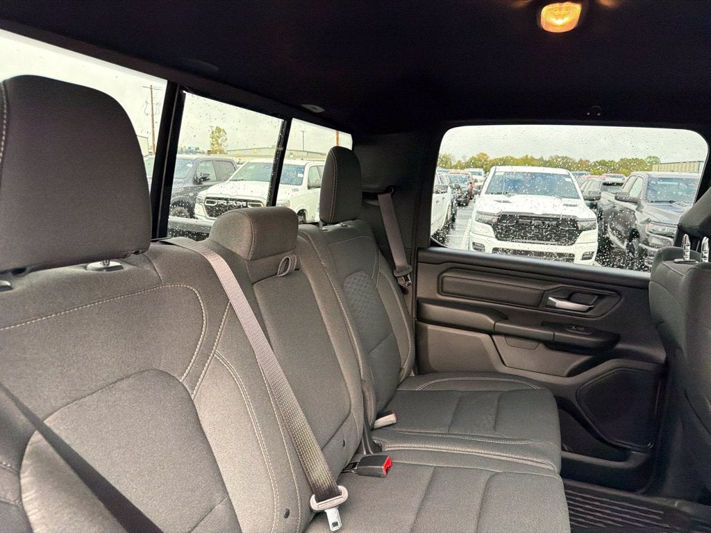 2027 RAM Ram 1500 RAM 1500 WARLOCK CREW CAB 4X4 5'7' BOX
