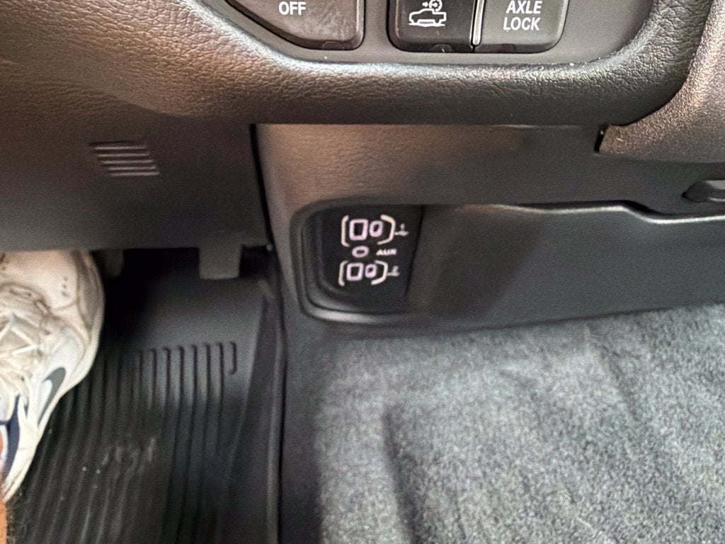 2027 RAM Ram 1500 RAM 1500 WARLOCK CREW CAB 4X4 5'7' BOX