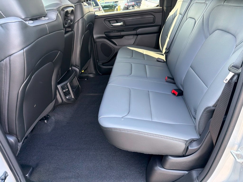 2027 RAM Ram 1500 RAM 1500 TRADESMAN CREW CAB 4X4 5'7' BOX