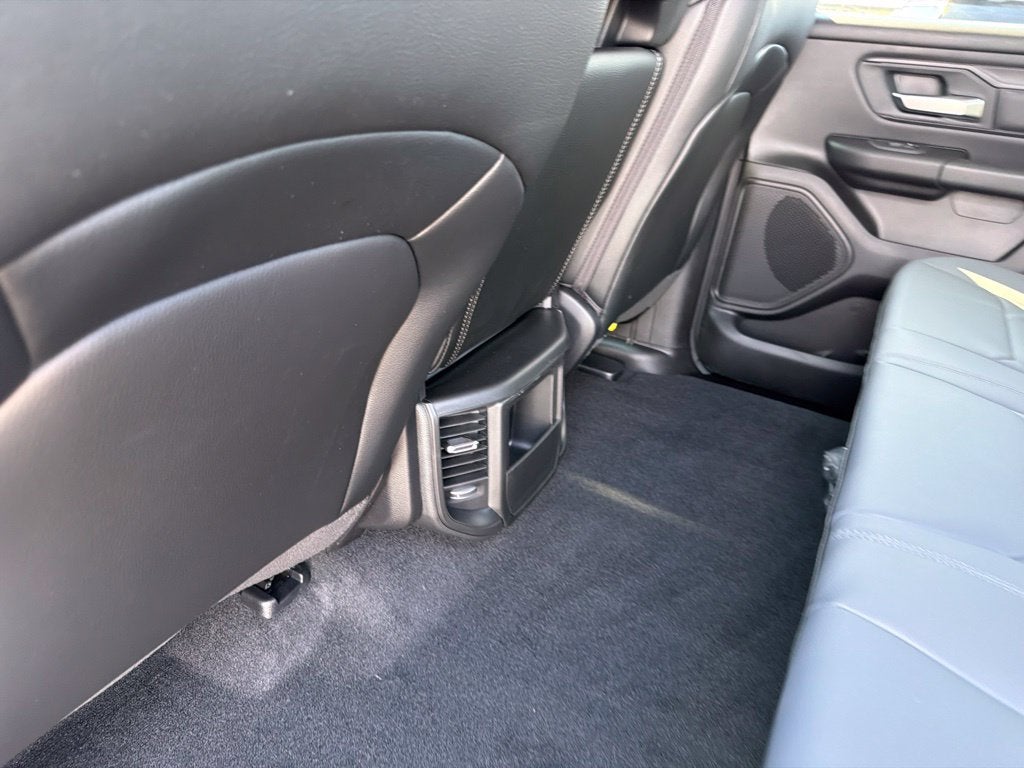 2027 RAM Ram 1500 RAM 1500 TRADESMAN CREW CAB 4X4 5'7' BOX