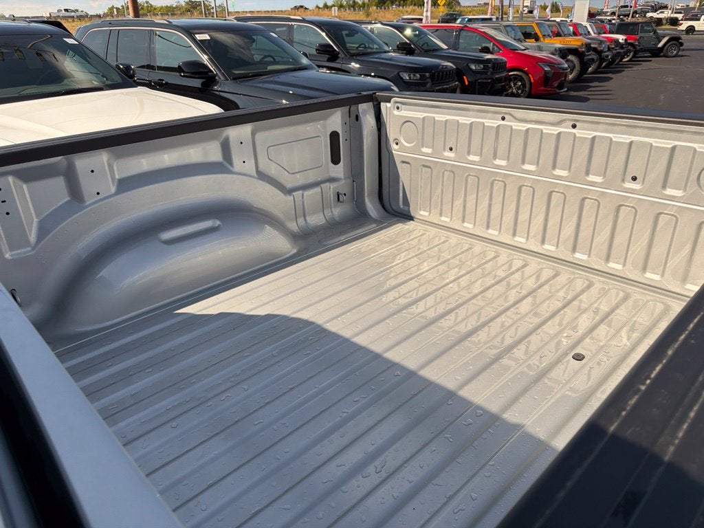 2027 RAM Ram 1500 RAM 1500 TRADESMAN CREW CAB 4X4 5'7' BOX