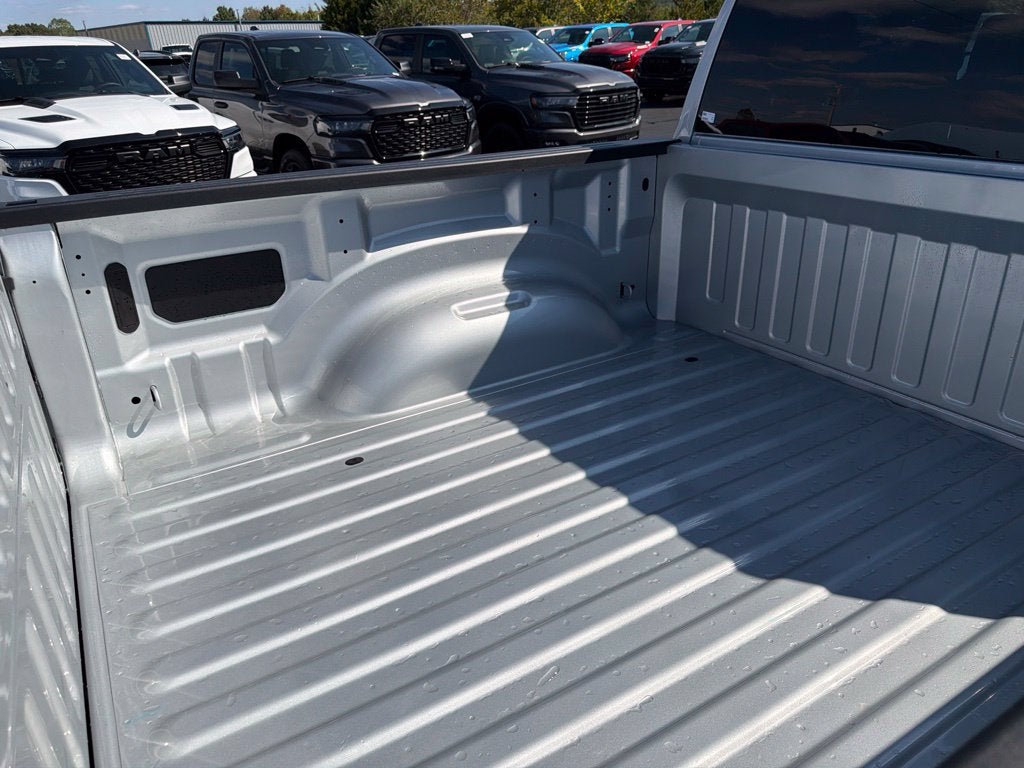2027 RAM Ram 1500 RAM 1500 TRADESMAN CREW CAB 4X4 5'7' BOX