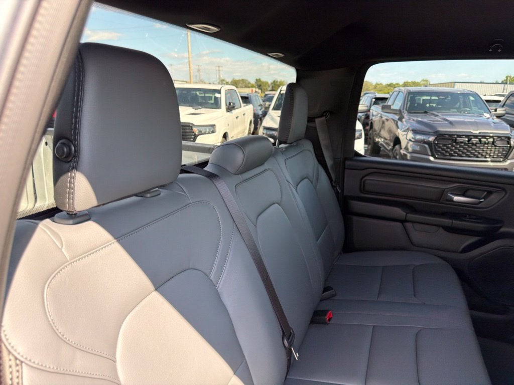 2027 RAM Ram 1500 RAM 1500 TRADESMAN CREW CAB 4X4 5'7' BOX