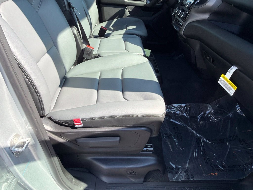 2027 RAM Ram 1500 RAM 1500 TRADESMAN CREW CAB 4X4 5'7' BOX