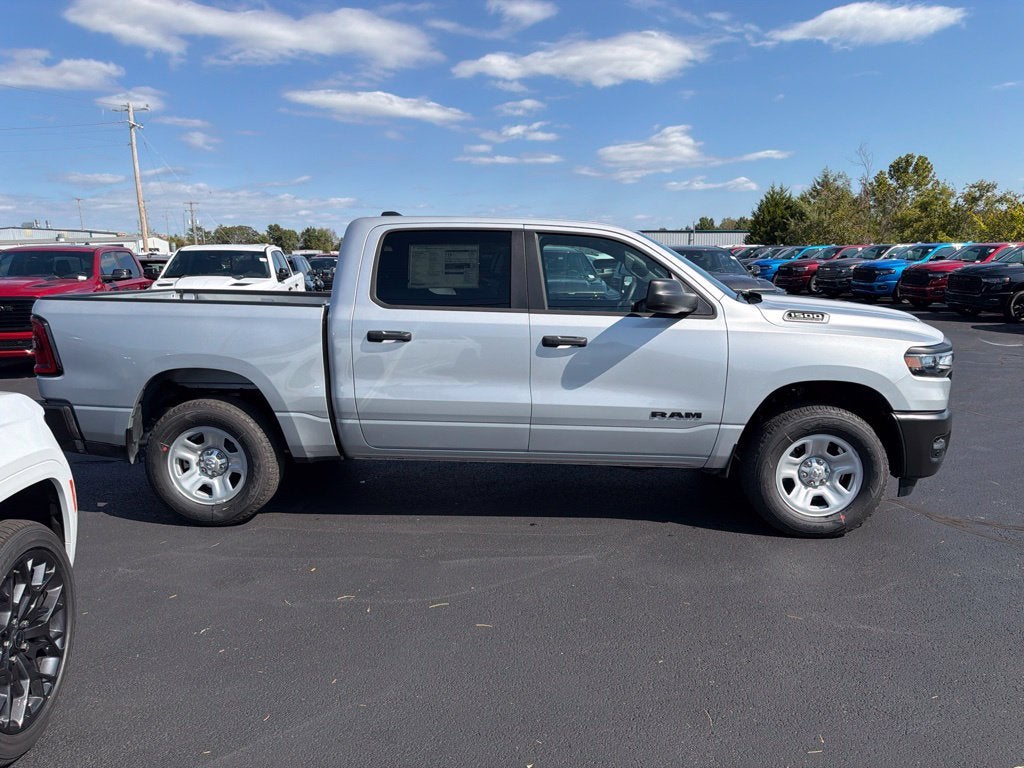 2027 RAM Ram 1500 RAM 1500 TRADESMAN CREW CAB 4X4 5'7' BOX