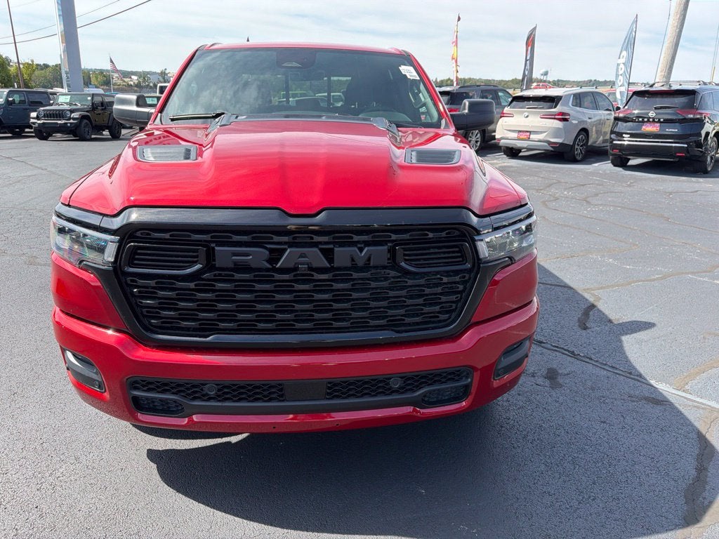 2027 RAM Ram 1500 RAM 1500 EXPRESS CREW CAB 4X4 5'7' BOX