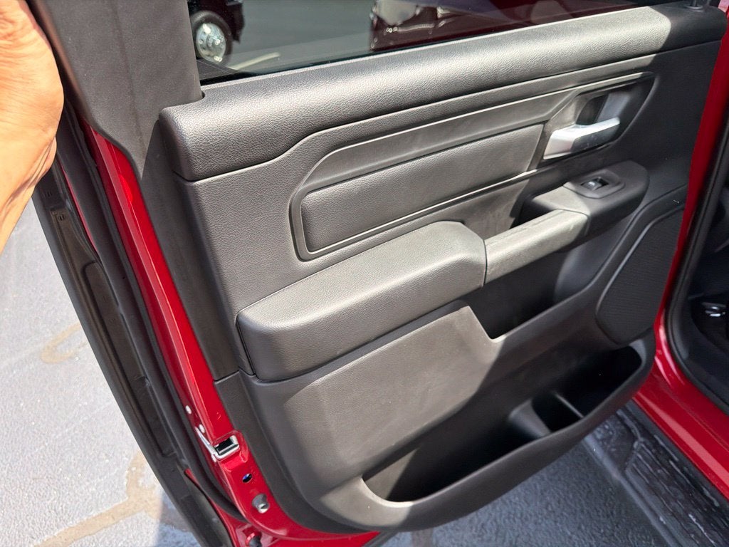 2027 RAM Ram 1500 RAM 1500 EXPRESS CREW CAB 4X4 5'7' BOX