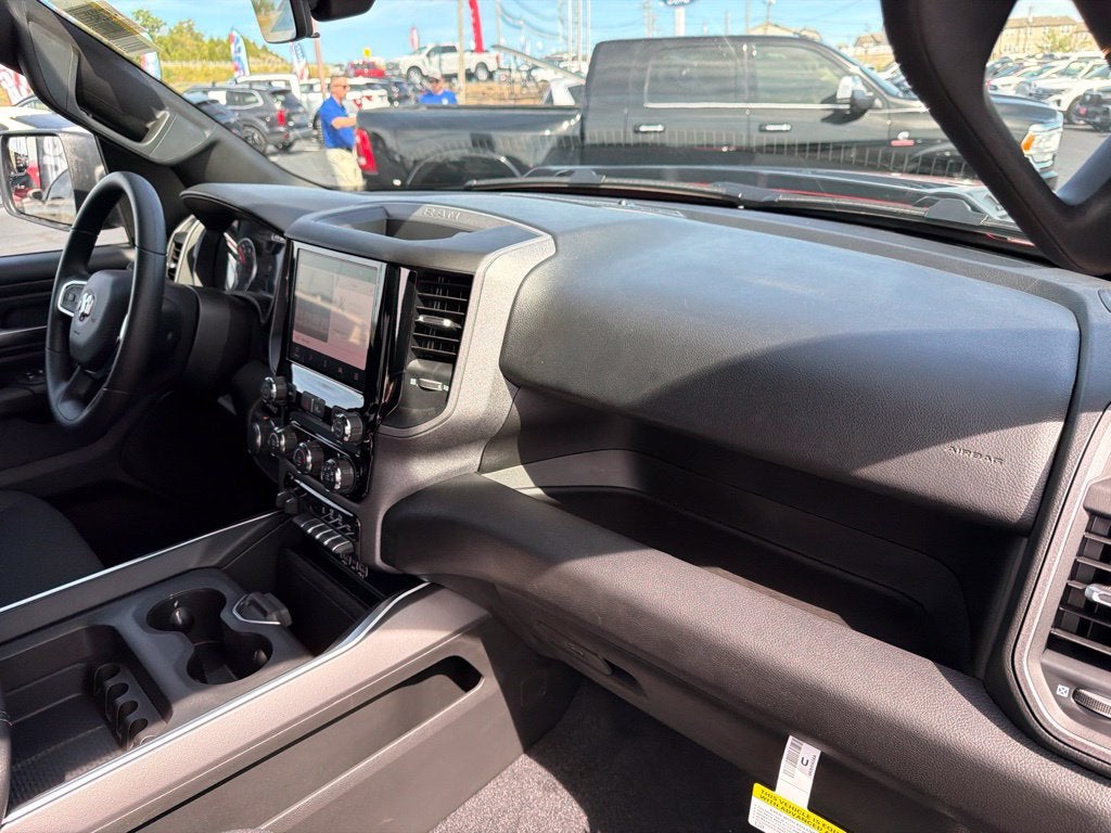 2027 RAM Ram 1500 RAM 1500 EXPRESS CREW CAB 4X4 5'7' BOX
