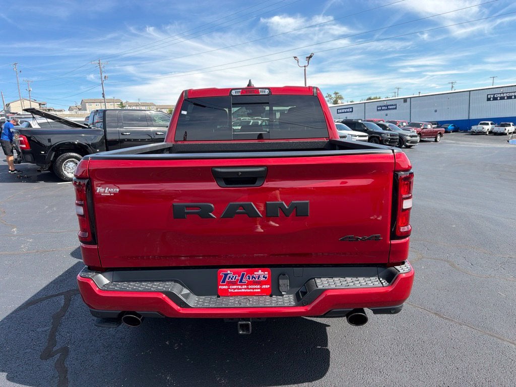 2027 RAM Ram 1500 RAM 1500 EXPRESS CREW CAB 4X4 5'7' BOX