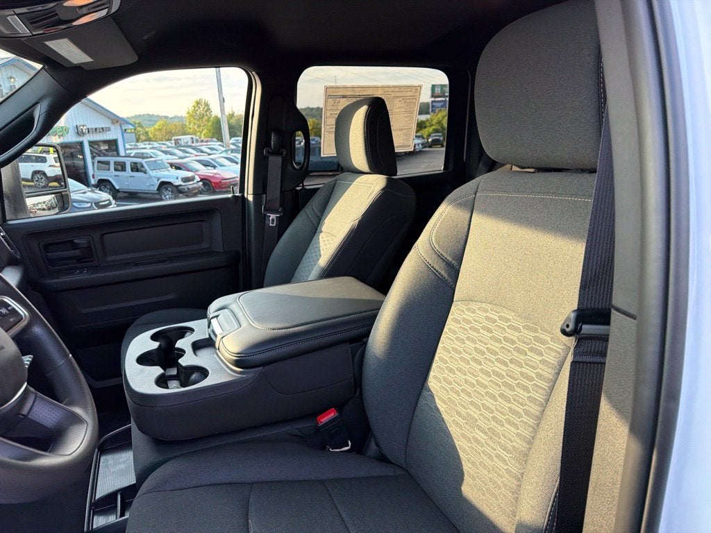 2027 RAM Ram 2500 RAM 2500 TRADESMAN CREW CAB 4X4 6'4' BOX