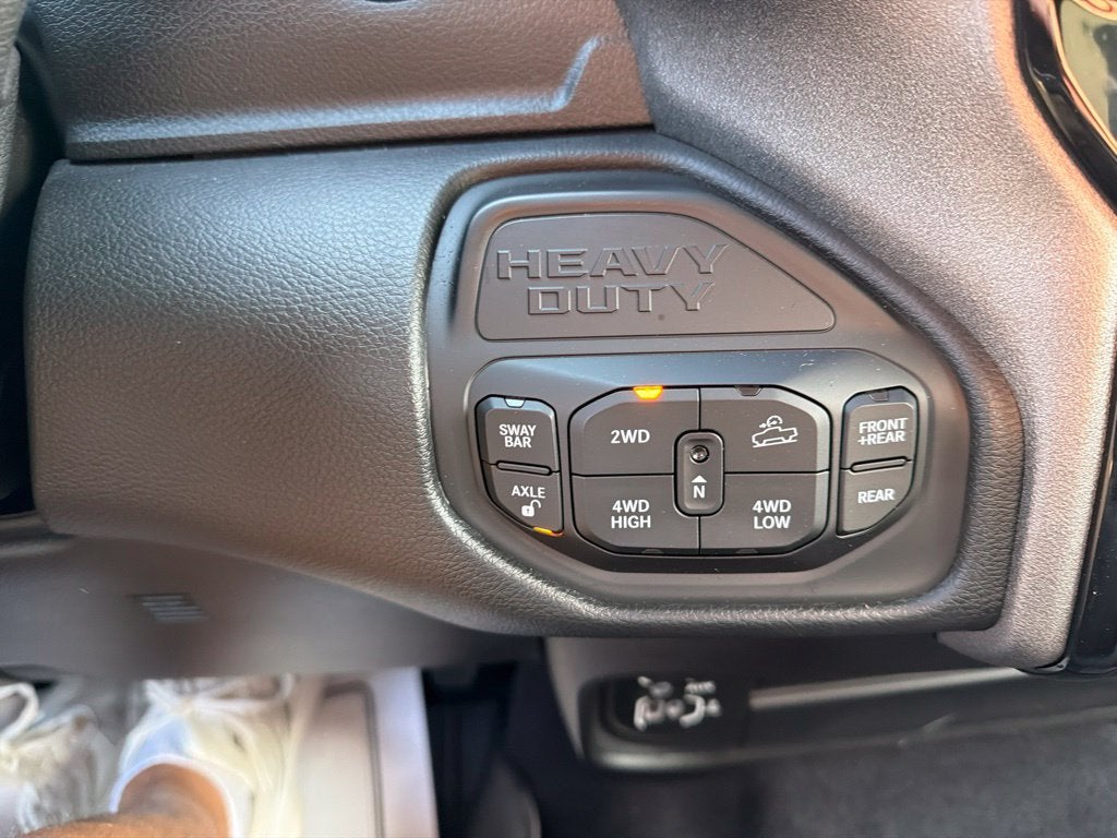 2027 RAM Ram 2500 RAM 2500 TRADESMAN CREW CAB 4X4 6'4' BOX