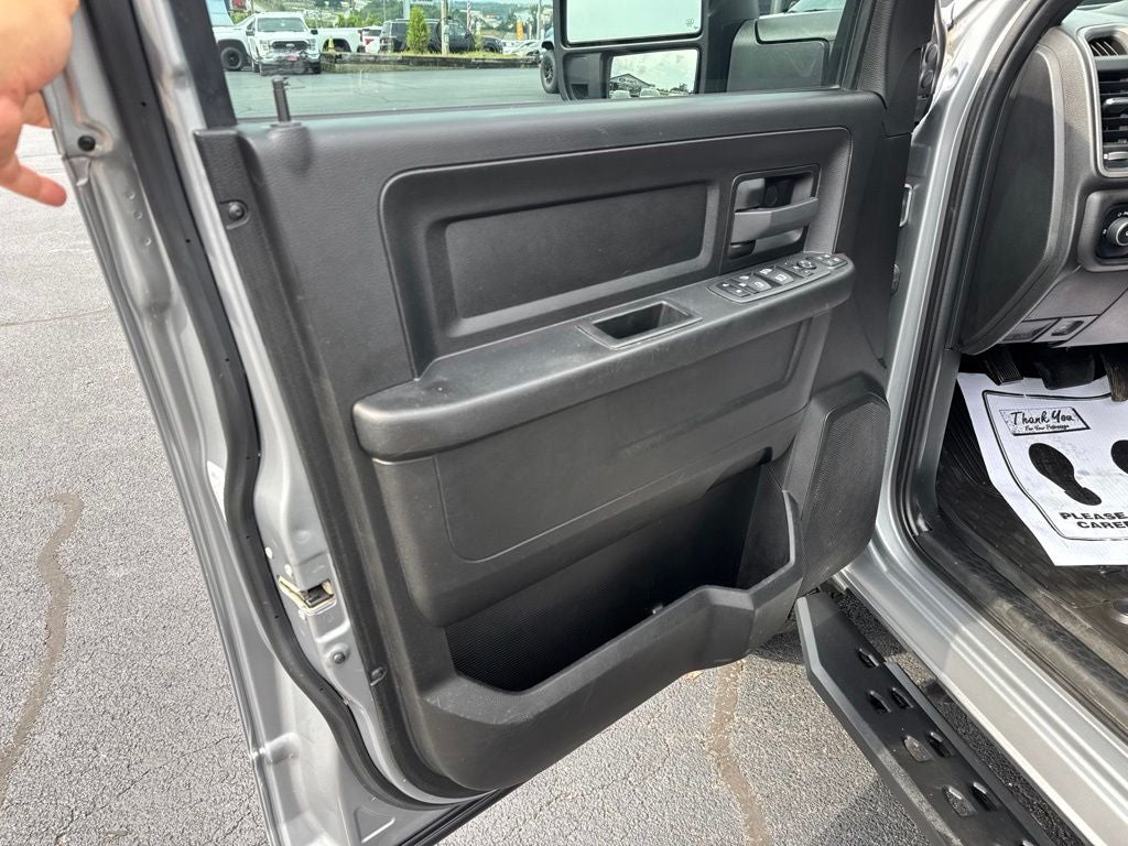 2023 RAM 2500 Tradesman Crew Cab 4x4 6'4' Box