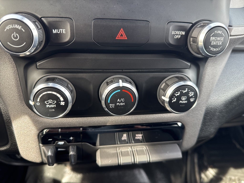 2024 RAM 2500 Tradesman Crew Cab 4x4 6'4' Box