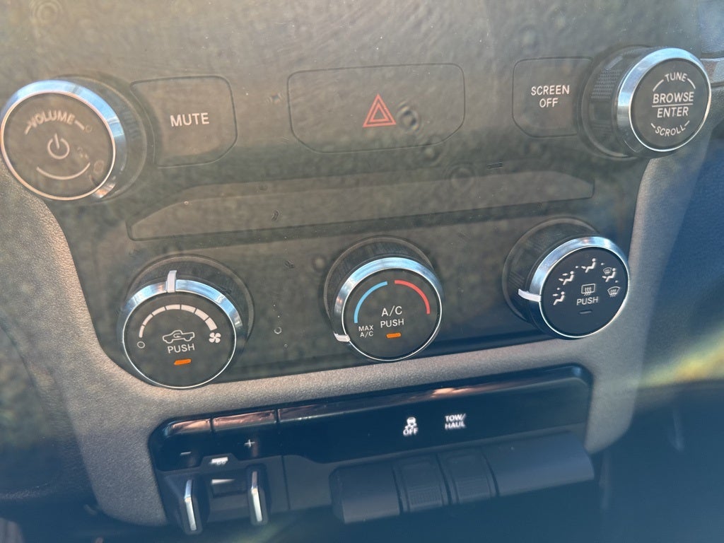 2024 RAM 2500 Tradesman Crew Cab 4x4 6'4' Box