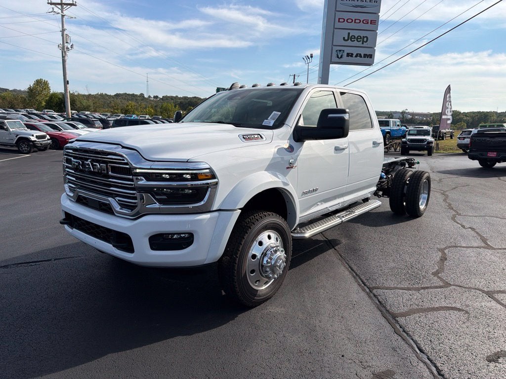 2027 RAM Ram 5500 Chassis Cab RAM 5500 BIG HORN CHASSIS CREW CAB 4X4 60' CA
