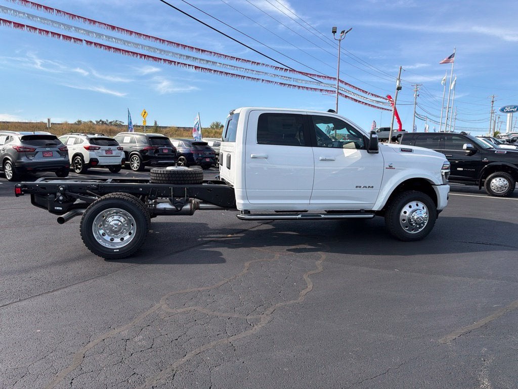 2027 RAM Ram 5500 Chassis Cab RAM 5500 BIG HORN CHASSIS CREW CAB 4X4 60' CA