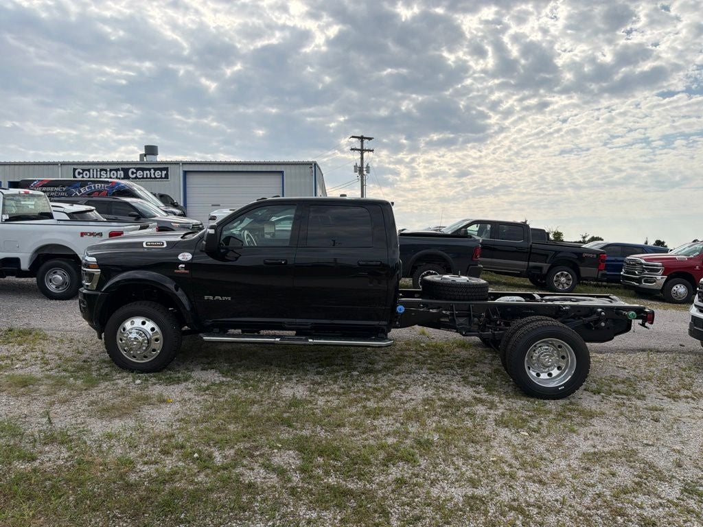 2026 RAM Ram 5500 Chassis Cab RAM 5500 BIG HORN CHASSIS CREW CAB 4X4 60' CA