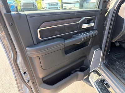 2027 RAM Ram 5500 Chassis Cab RAM 5500 BIG HORN CHASSIS CREW CAB 4X4 60' CA