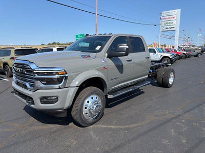 2027 RAM Ram 5500 Chassis Cab RAM 5500 BIG HORN CHASSIS CREW CAB 4X4 60' CA