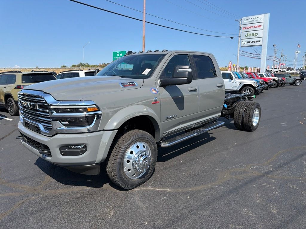 2027 RAM Ram 5500 Chassis Cab RAM 5500 BIG HORN CHASSIS CREW CAB 4X4 60' CA