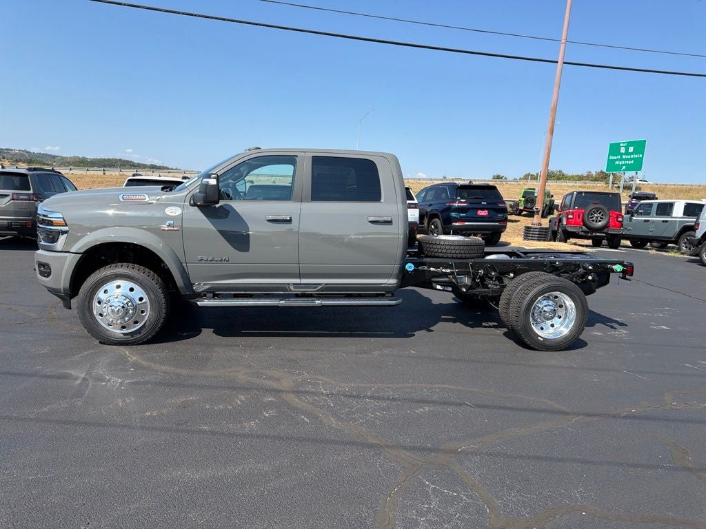 2027 RAM Ram 5500 Chassis Cab RAM 5500 BIG HORN CHASSIS CREW CAB 4X4 60' CA