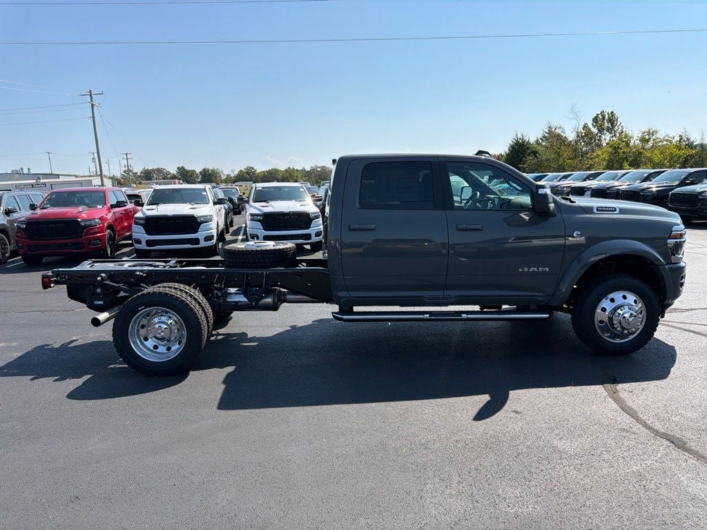 2027 RAM Ram 5500 Chassis Cab RAM 5500 BIG HORN CHASSIS CREW CAB 4X4 60' CA