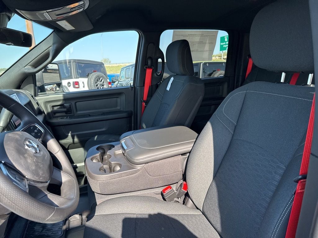 2026 RAM Ram 5500 Chassis Cab RAM 5500 TRADESMAN CHASSIS CREW CAB 4X4 84' CA