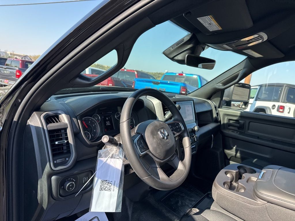 2026 RAM Ram 5500 Chassis Cab RAM 5500 TRADESMAN CHASSIS CREW CAB 4X4 84' CA