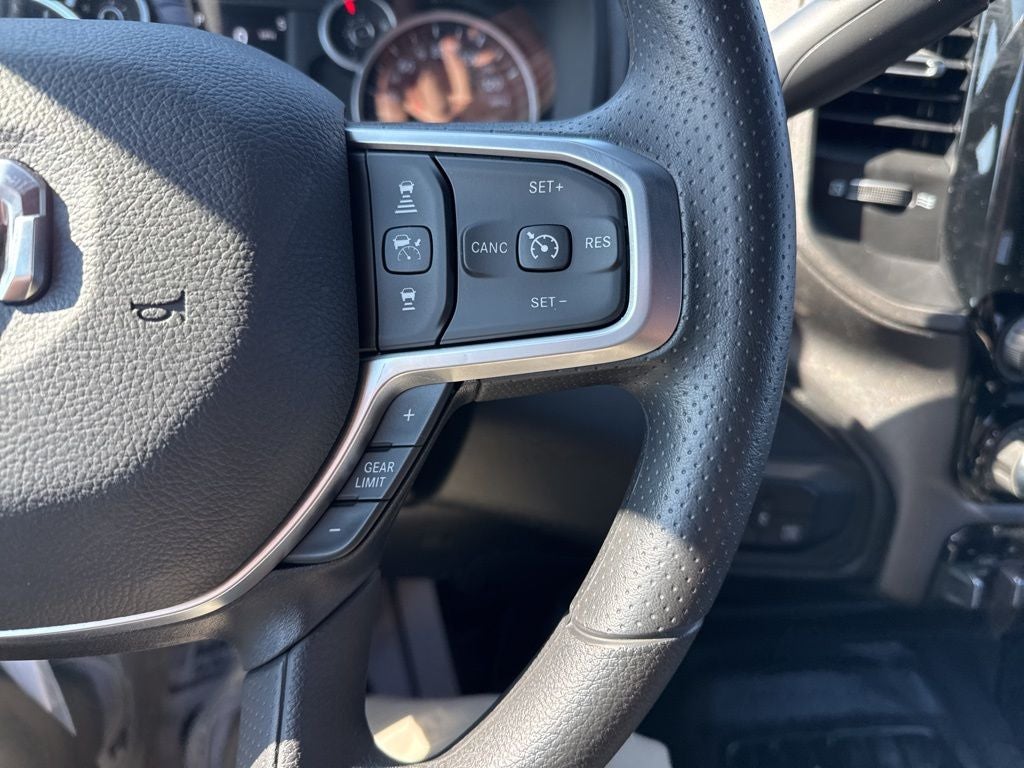 2026 RAM Ram 5500 Chassis Cab RAM 5500 TRADESMAN CHASSIS CREW CAB 4X4 84' CA