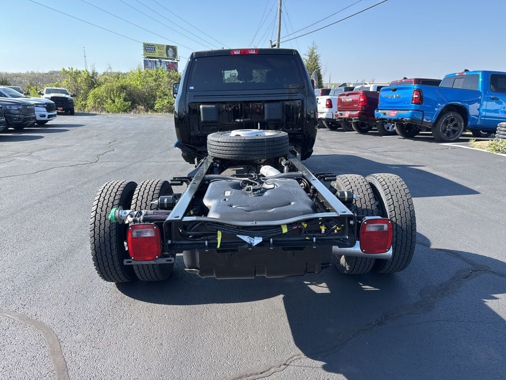 2026 RAM Ram 5500 Chassis Cab RAM 5500 TRADESMAN CHASSIS CREW CAB 4X4 84' CA