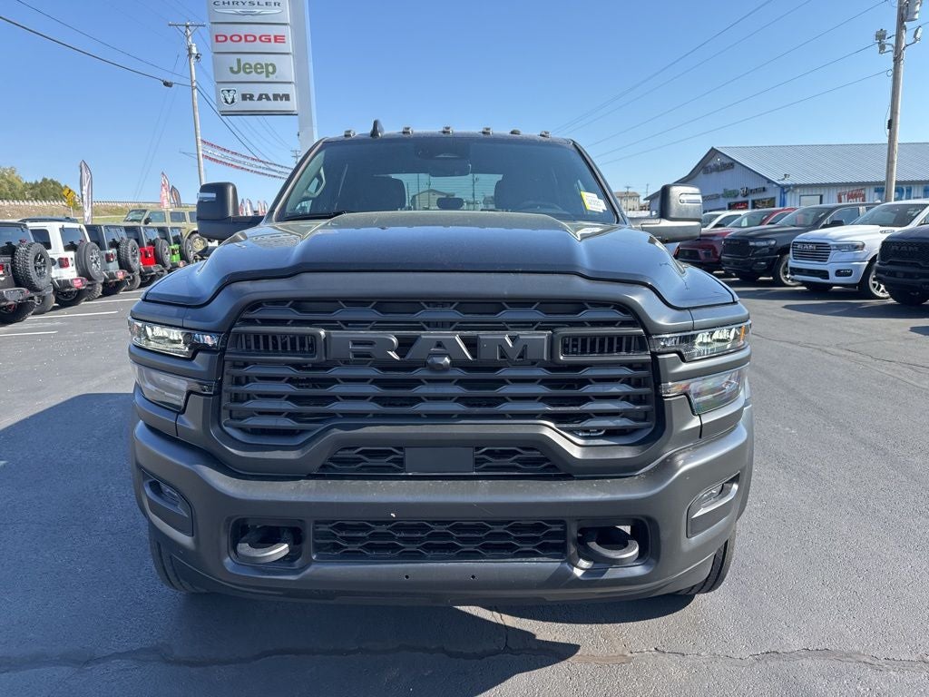 2026 RAM Ram 5500 Chassis Cab RAM 5500 TRADESMAN CHASSIS CREW CAB 4X4 84' CA