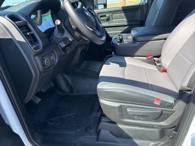 2026 RAM Ram 5500 Chassis Cab RAM 5500 TRADESMAN CHASSIS CREW CAB 4X4 84' CA