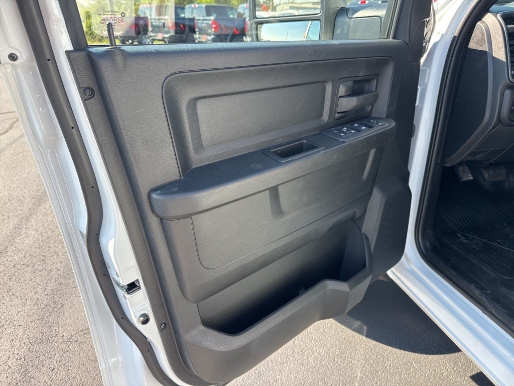 2026 RAM Ram 5500 Chassis Cab RAM 5500 TRADESMAN CHASSIS CREW CAB 4X4 84' CA