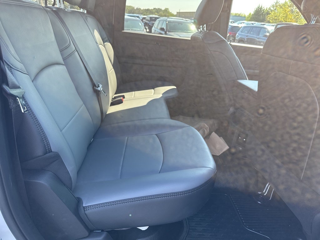 2026 RAM Ram 5500 Chassis Cab RAM 5500 TRADESMAN CHASSIS CREW CAB 4X4 84' CA