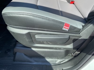 2026 RAM Ram 5500 Chassis Cab RAM 5500 TRADESMAN CHASSIS CREW CAB 4X4 84' CA