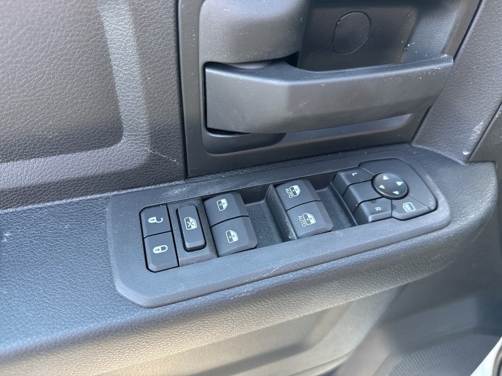 2026 RAM Ram 5500 Chassis Cab RAM 5500 TRADESMAN CHASSIS CREW CAB 4X4 84' CA