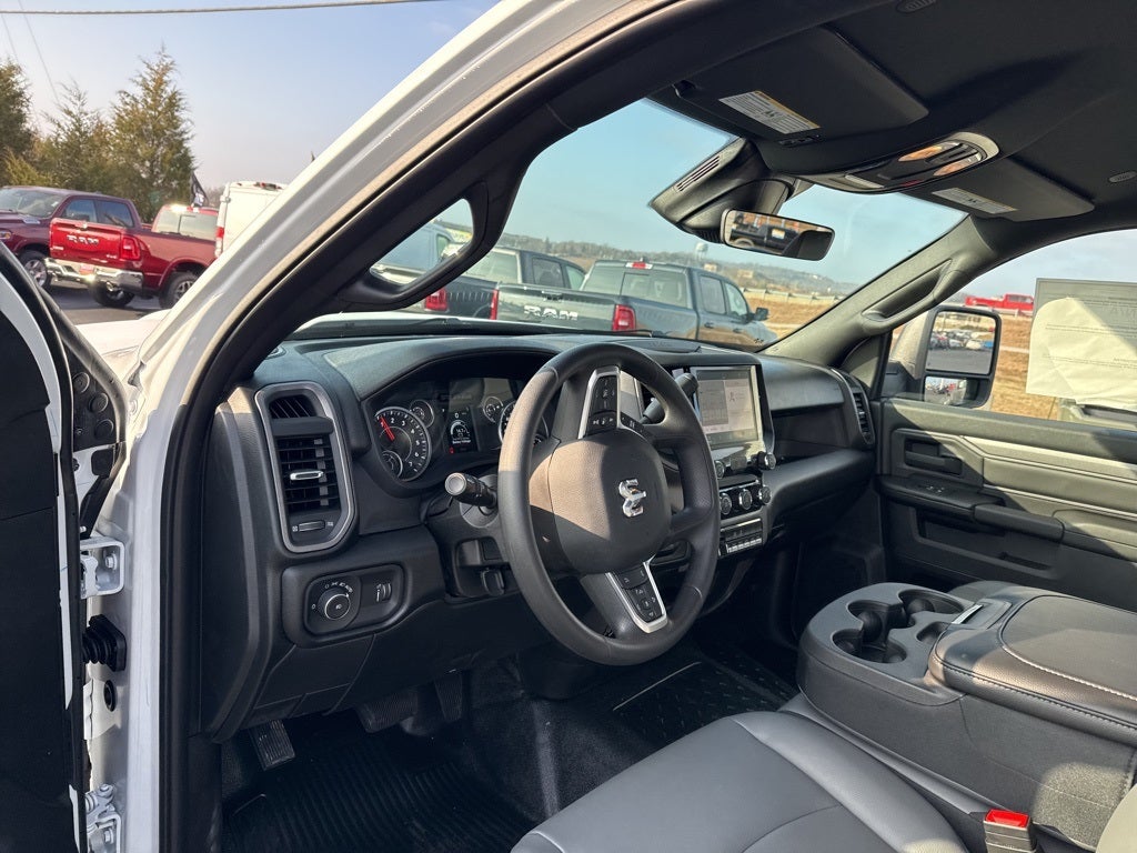 2026 RAM Ram 3500 Chassis Cab RAM 3500 TRADESMAN CHASSIS REGULAR CAB 4X4 60' CA