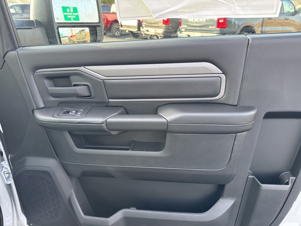 2026 RAM Ram 3500 Chassis Cab RAM 3500 TRADESMAN CHASSIS REGULAR CAB 4X4 60' CA